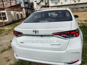 Toyota Corolla 2021 White