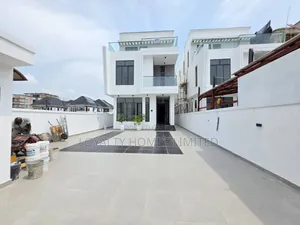 5bdrm House in Lekki Phase 1 for sale
