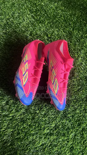 F50 Pink Soccer Boot (42 45)