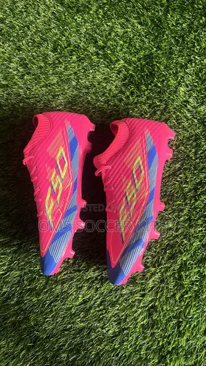 F50 Pink Soccer Boot (42 45)