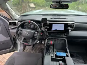 Toyota Tundra SR5 Double Cab 8.1' Bed 2024 Green