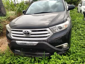 Toyota Highlander 2.7L 2WD 2013 Gray