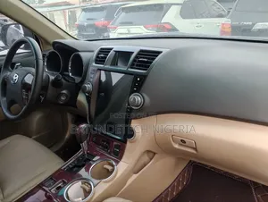 Toyota Highlander 2.7L 2WD 2013 Gray