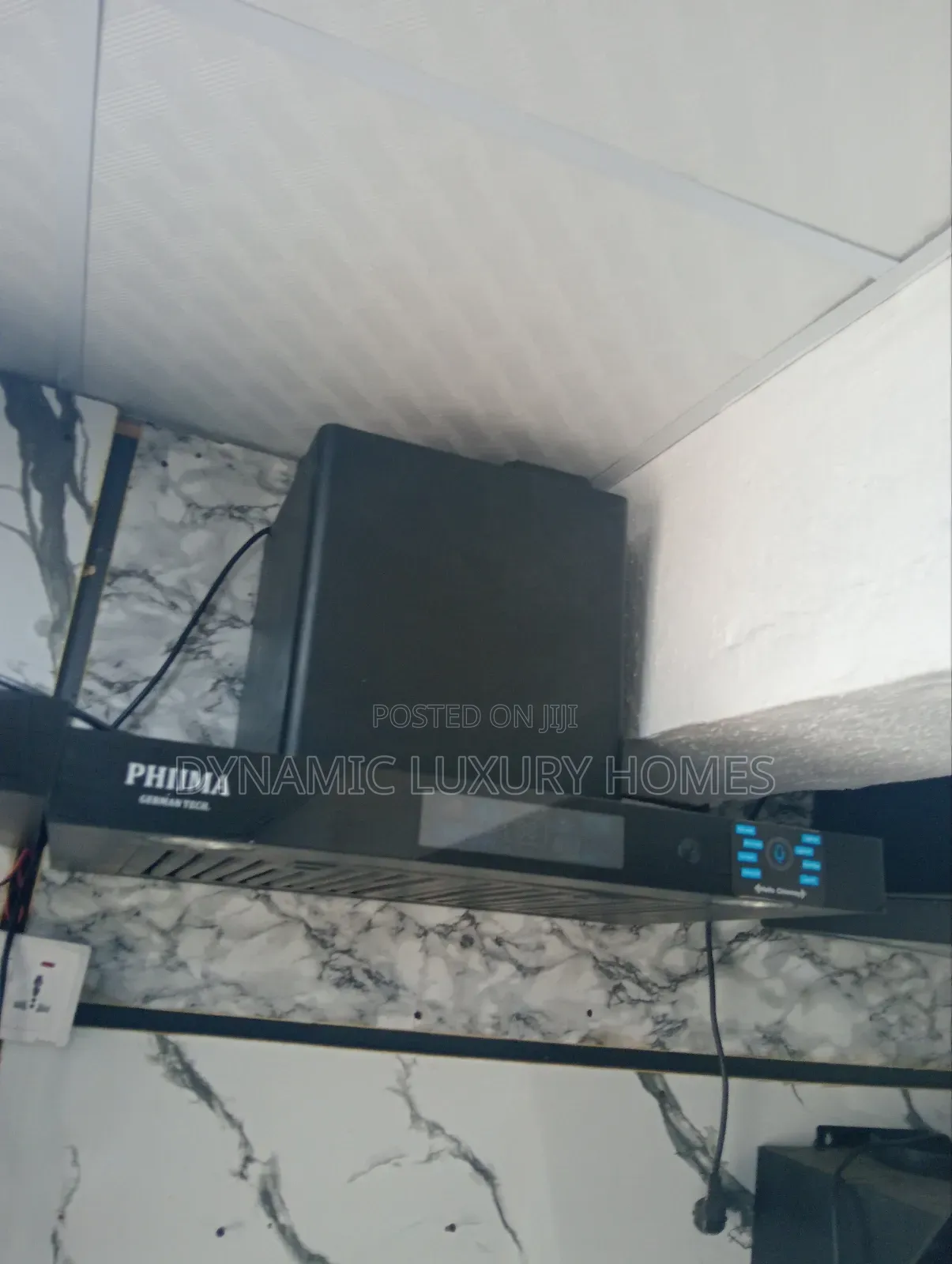 60cm Voice Control and Hand Sensor Kitchen Extractor