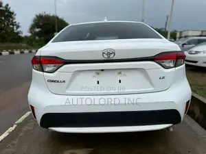 Toyota Corolla LE 2022 White