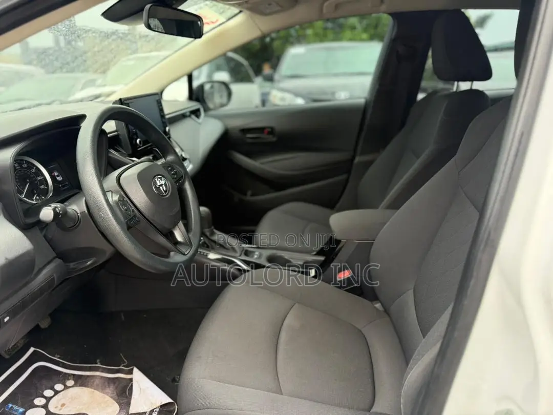 Toyota Corolla LE 2022 White