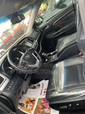 Toyota Highlander Limited 4dr SUV AWD (3.5L 6cyl 6A) 2015 Silver