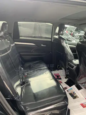 Toyota Highlander XLE V6 4x4 (3.5L 6cyl 6A) 2016 Black