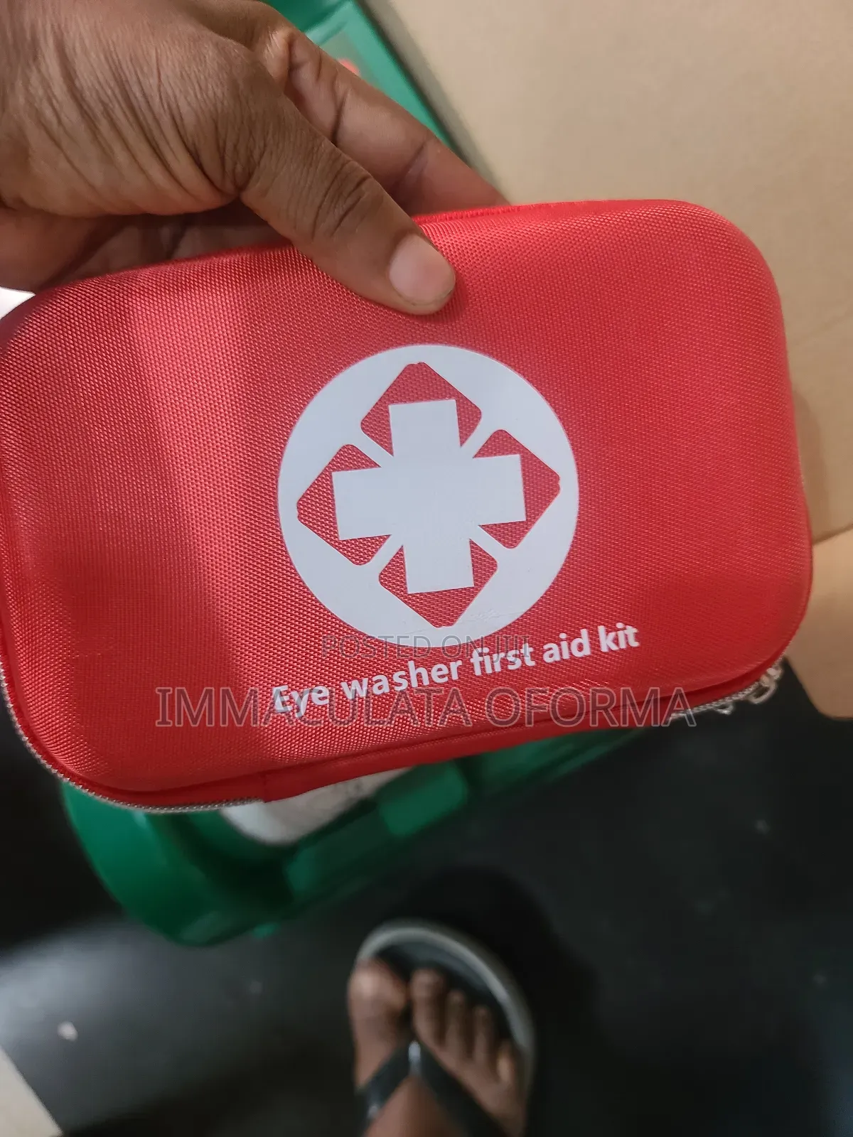 Emergency Eyewash/ Flush With First Aid Kit