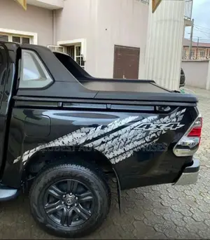 Roller and TRD Spoiler Hilux