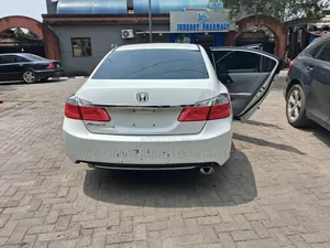 Honda Accord LX 4dr Sedan (2.4L 4cyl 6M) 2014 White