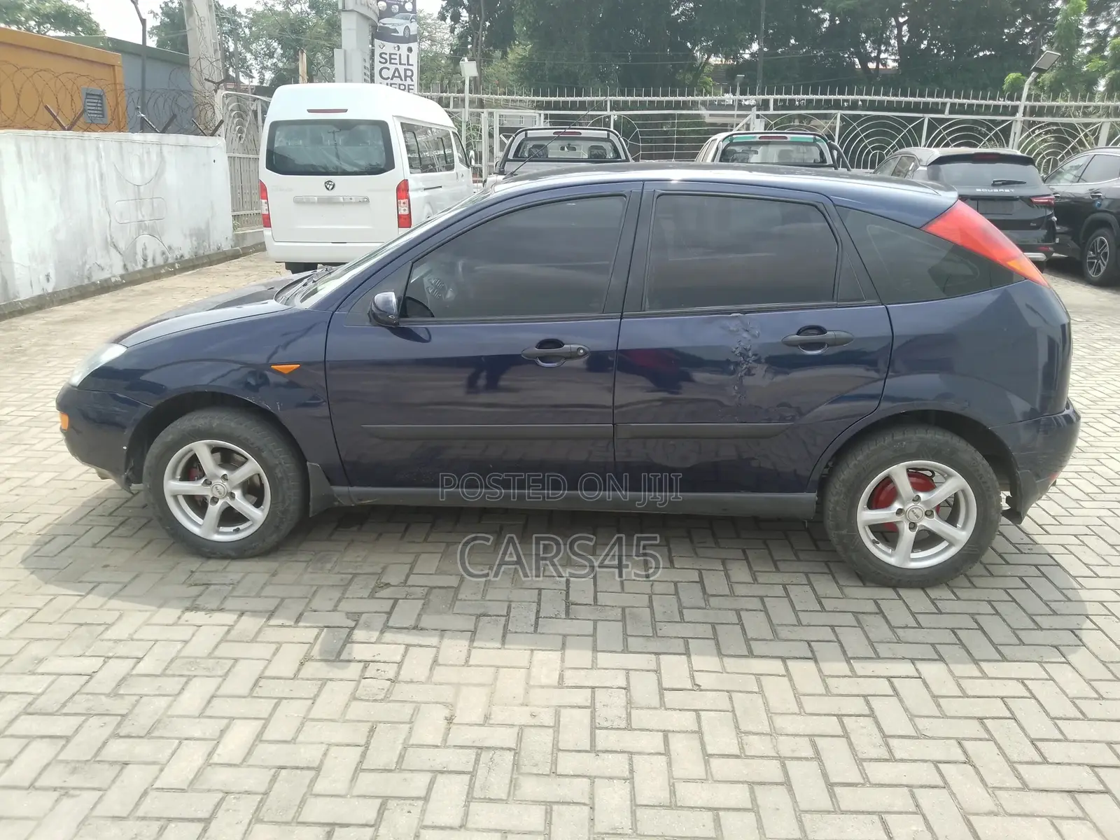 Ford Focus 2000 Blue
