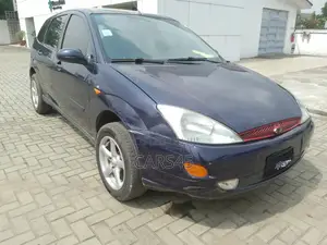Ford Focus 2000 Blue