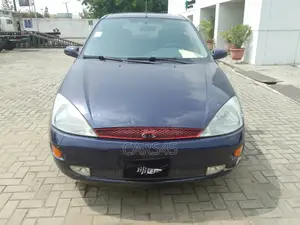 Ford Focus 2000 Blue
