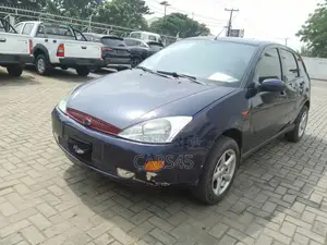 Ford Focus 2000 Blue