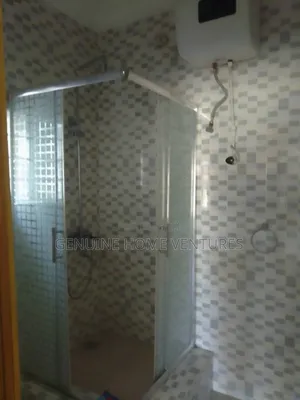 3bdrm Apartment in Lekki Phase 1 for rent