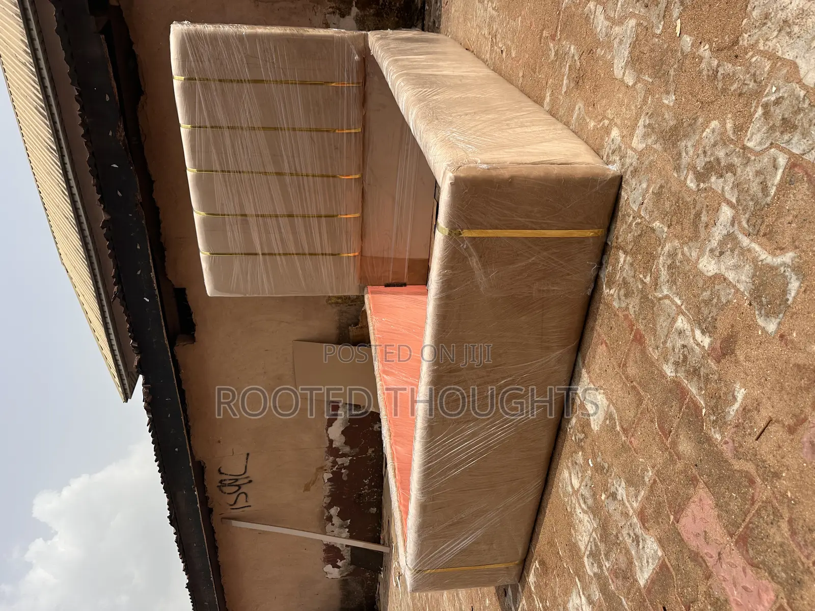 Bedframe/Bedstand