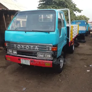 Toyota Dyna 200 Six Tyres 3rz Petrol Truck