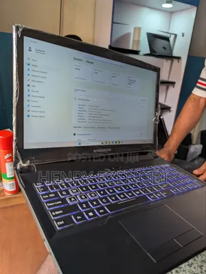 Laptop Clevo W370 16GB Intel Core i7 HDD+SSD 256GB