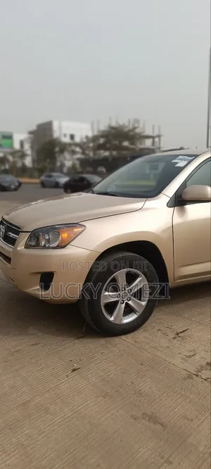 Toyota RAV4 2.0 4x4 VX 2009 Gold