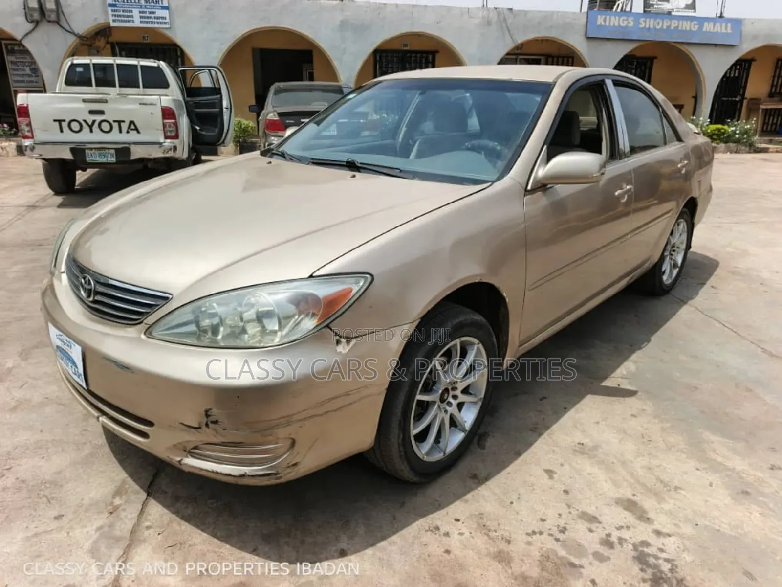2003 Toyota Camry LE 4dr Sedan (2.4L 4cyl 5M)