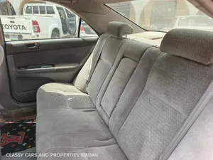Toyota Camry LE 4dr Sedan (2.4L 4cyl 5M) 2003 Gold