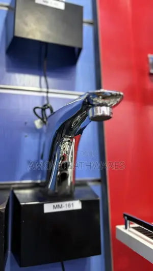Curve Automatic Basin Faucet