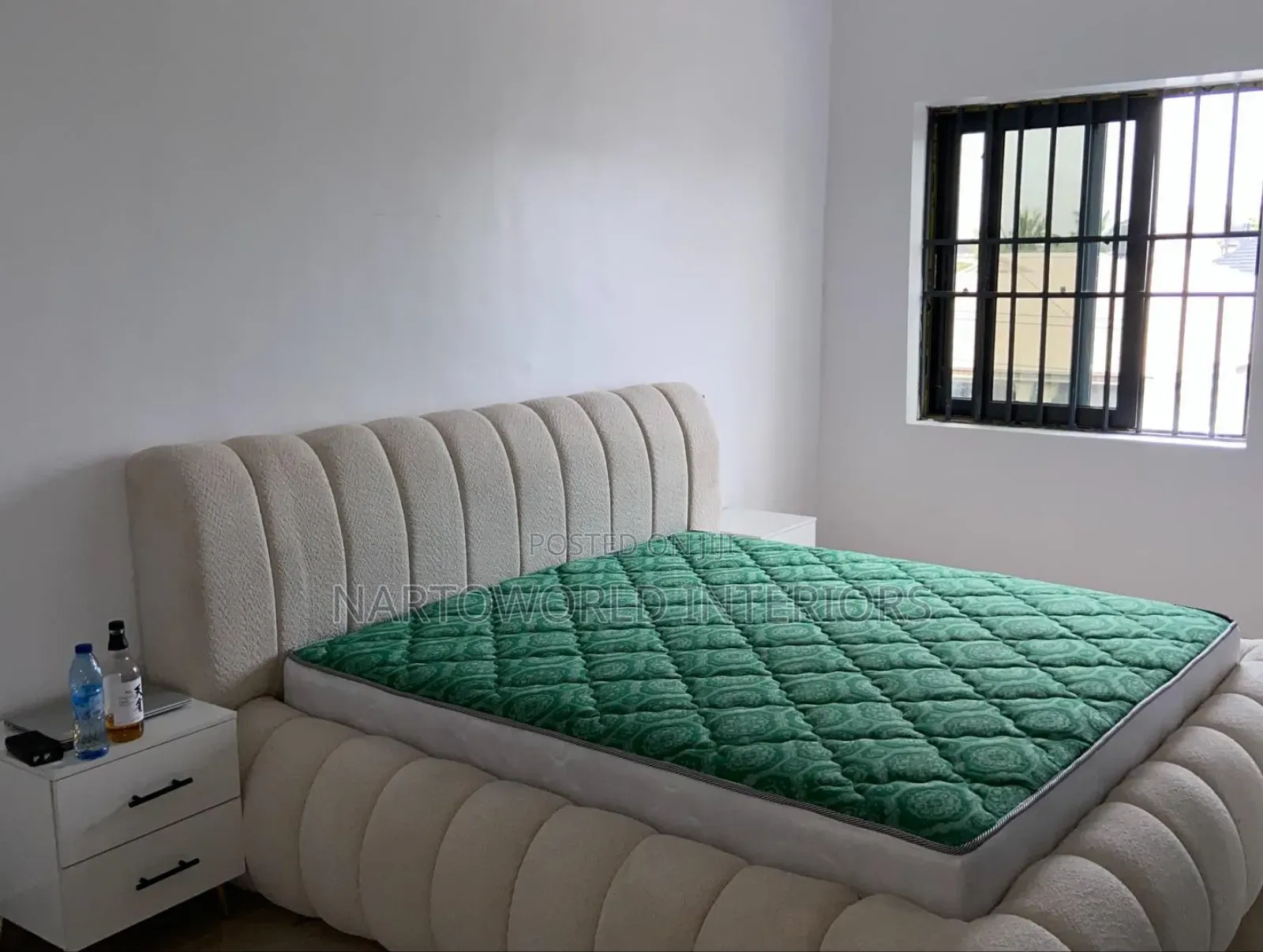 Classic Modern Bubble Bedframe (King Size)