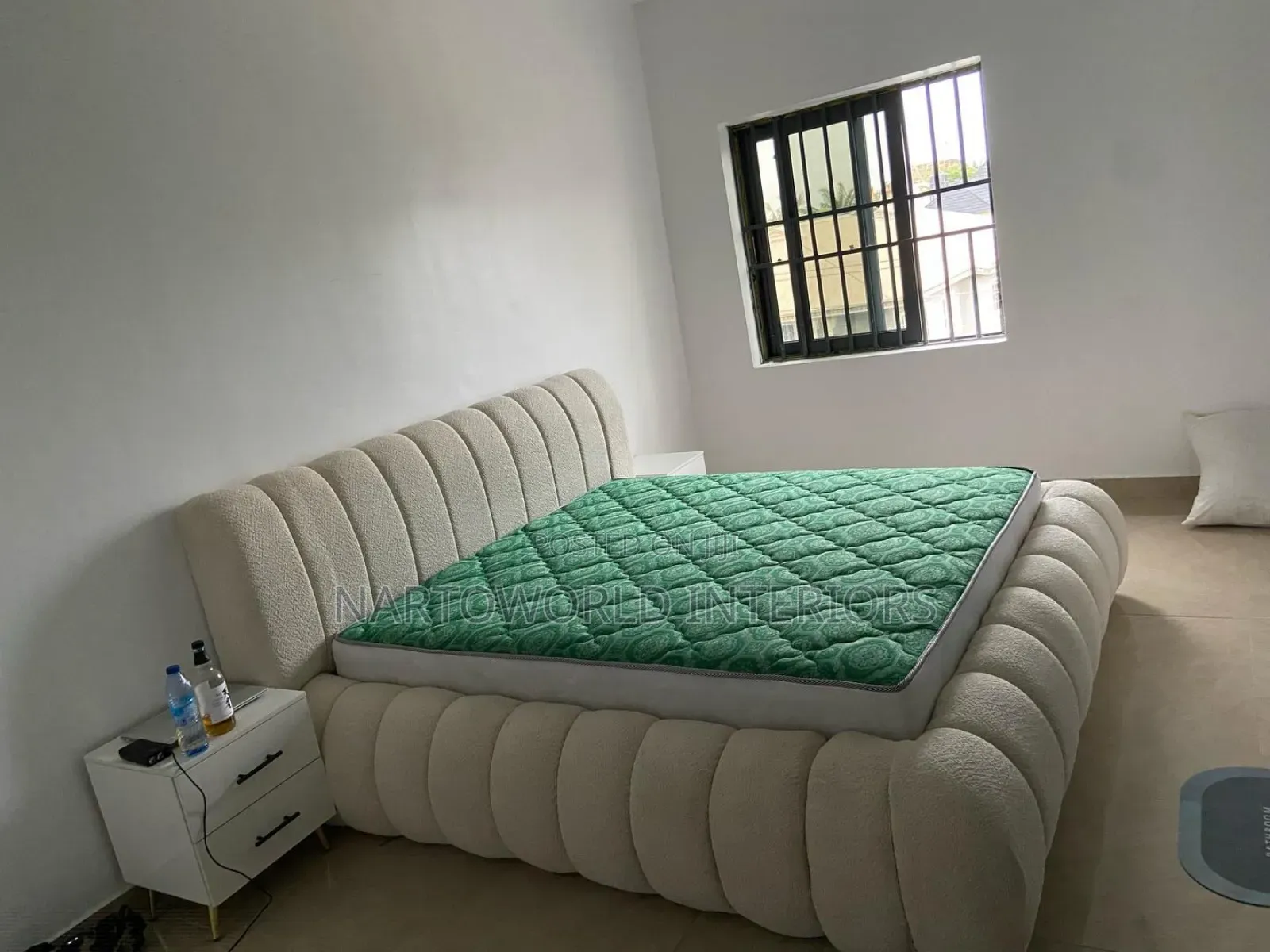 Classic Modern Bubble Bedframe (King Size)