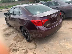 Toyota Corolla SE 4dr Sedan (1.8L 4cyl CVT) 2017 Burgundy
