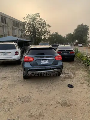 Mercedes-Benz GLA 250 2015 Blue