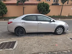 Toyota Corolla 2015 Silver