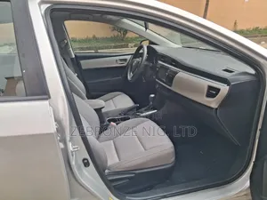 Toyota Corolla 2015 Silver