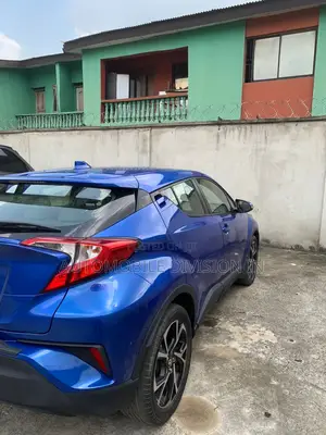 Toyota C-HR XLE FWD 2019 Blue
