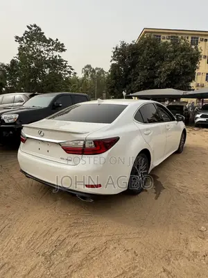 Lexus ES 350 FWD 2017 White