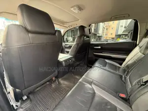 Toyota Tundra Limited 5.7L V8 4x4 CrewMax 5.6 ft. box 145.7 in. WB 2019