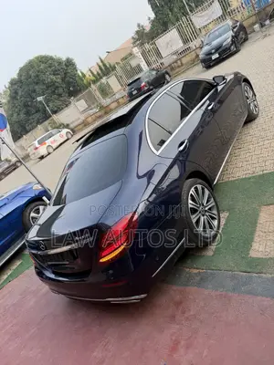 Mercedes-Benz E400 2018 Blue