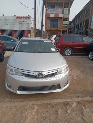Toyota Camry XLE 4dr Sedan (2.5L 4cyl 6A) 2014 Silver