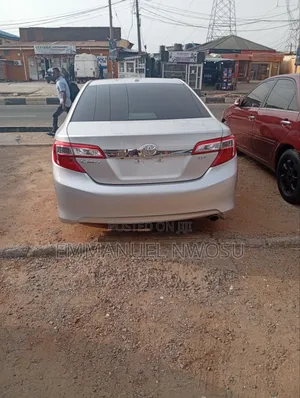 Toyota Camry XLE 4dr Sedan (2.5L 4cyl 6A) 2014 Silver