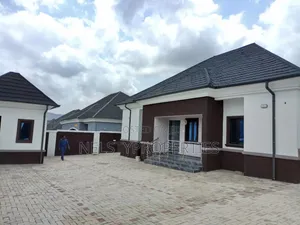 3bdrm Bungalow in Efab Queen'S, Gwarinpa for sale