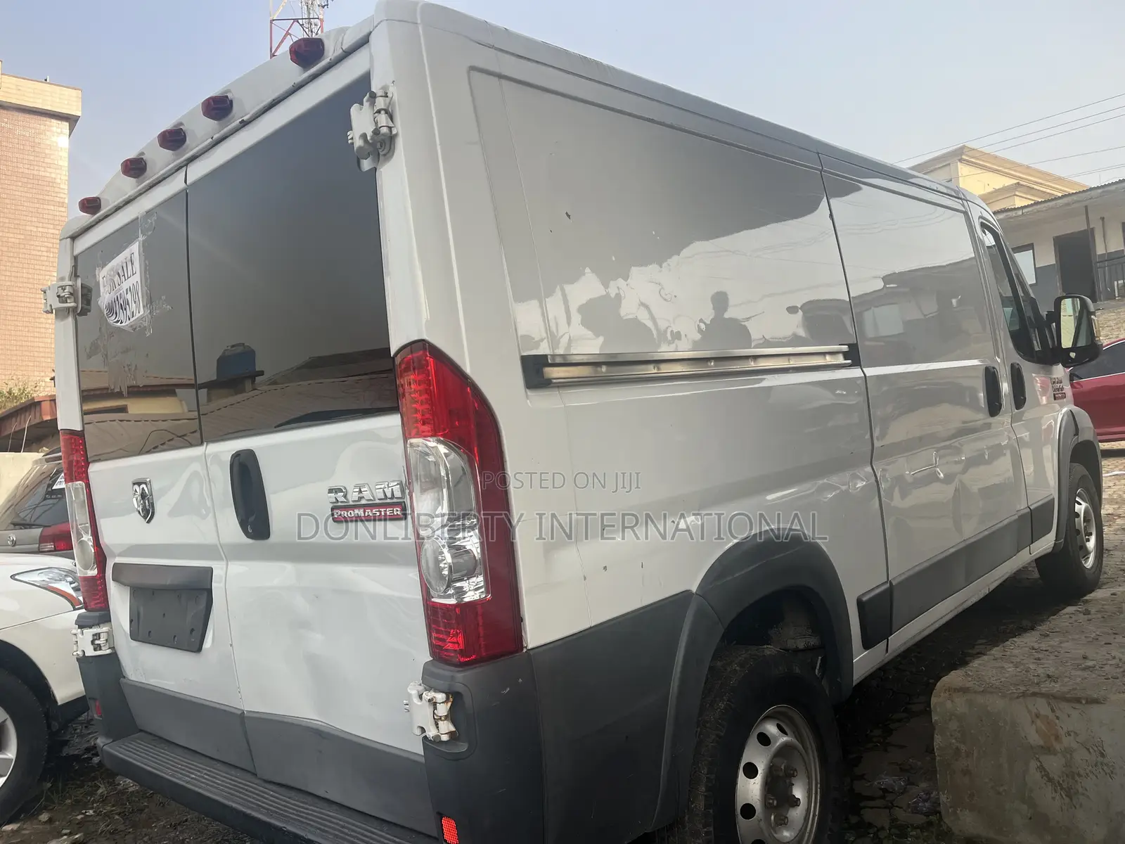 Dodge B3500 2017 White
