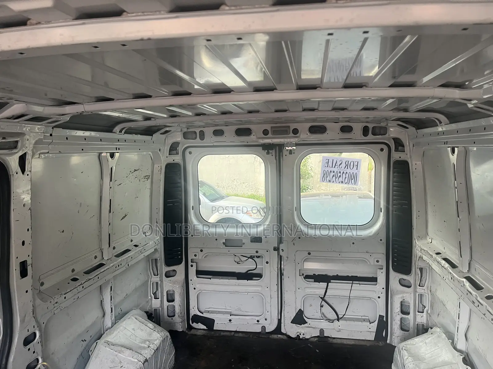 Dodge B3500 2017 White