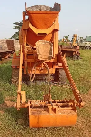 2.5 CBM Silla (Made in Italy) Self Loading Concrete Mixer