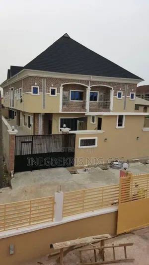 5bdrm Duplex in Millennium Estate, Millenuim/UPS for sale