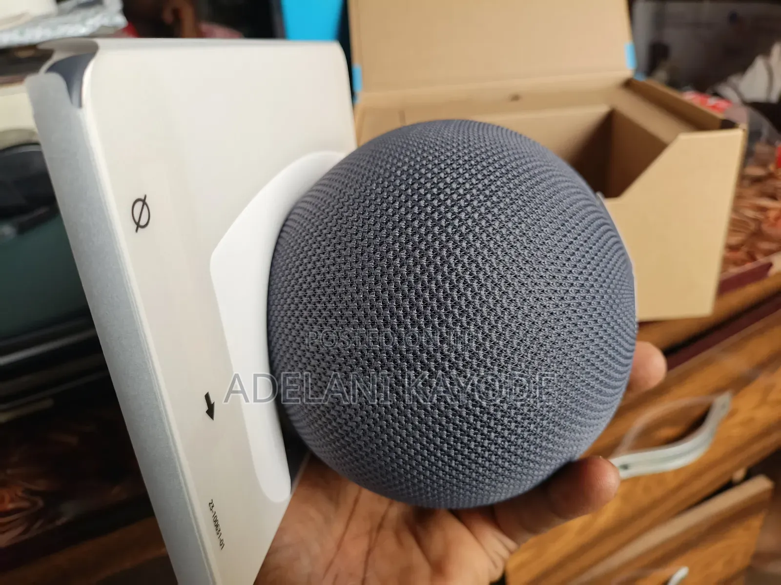 Alexa Exo Show Hub 8