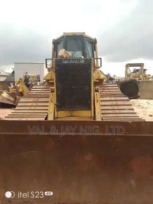 Cat Bulldozer D6m -Company Standard Use