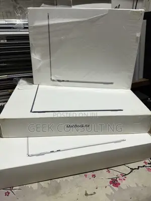 New Laptop Apple MacBook Air 2023 M2 16GB Apple M2 SSD 1T