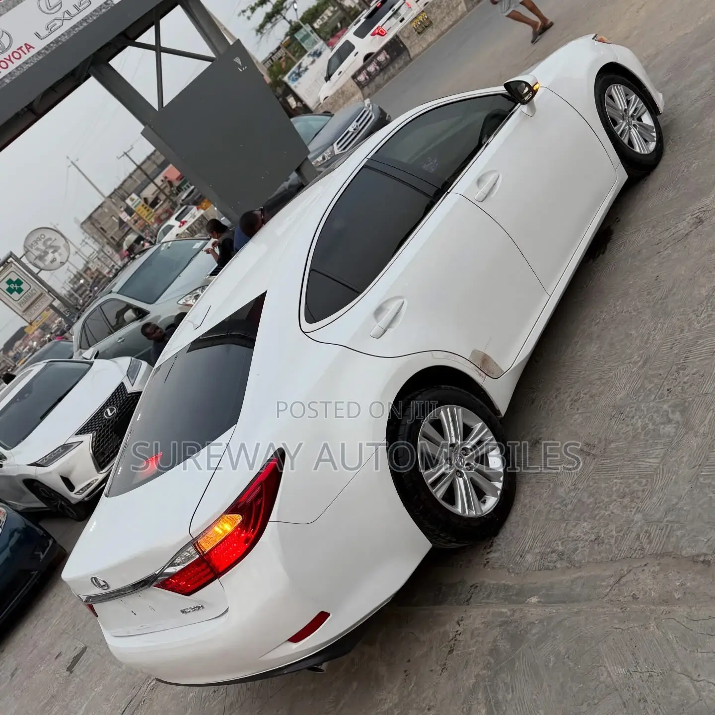 Lexus ES 350 FWD 2014 White