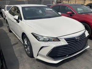 Toyota Avalon XLE 2021 White