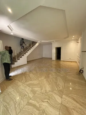 4bdrm Duplex in Banana Island for rent
